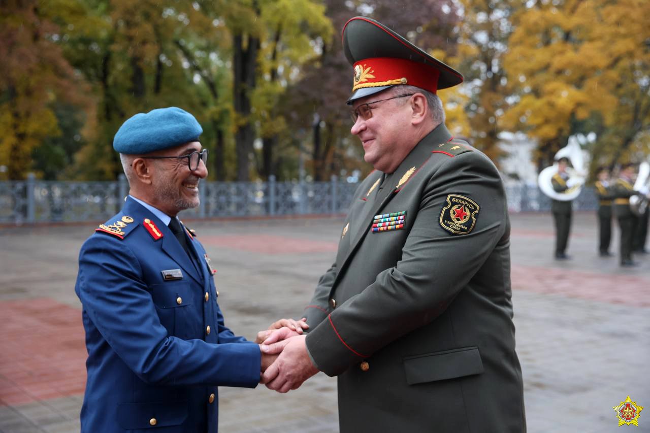 Начальник генштаба ОАЭ прилетел в Беларусь