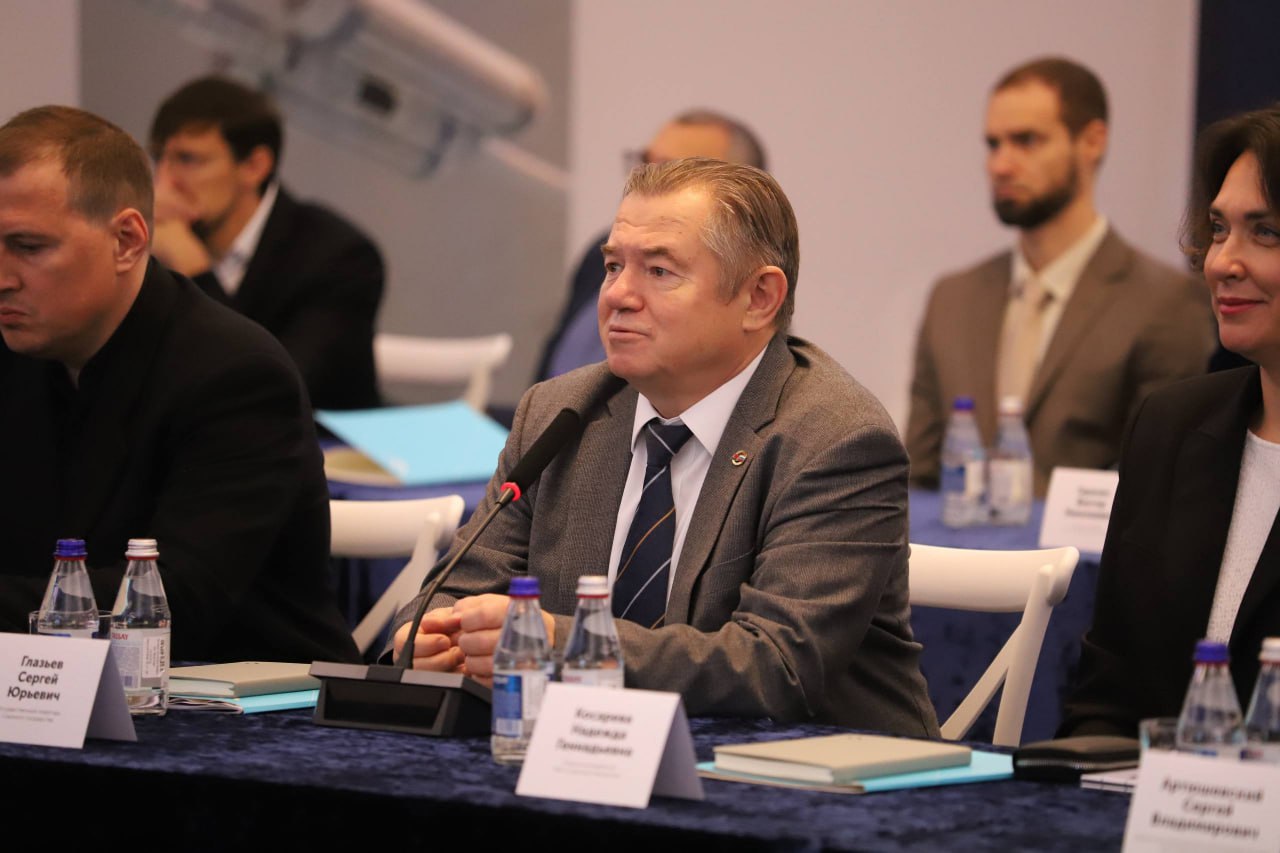 «Евразиец» Глазьев восхитился струнным транспортом: «Мы не связаны с полотном!»