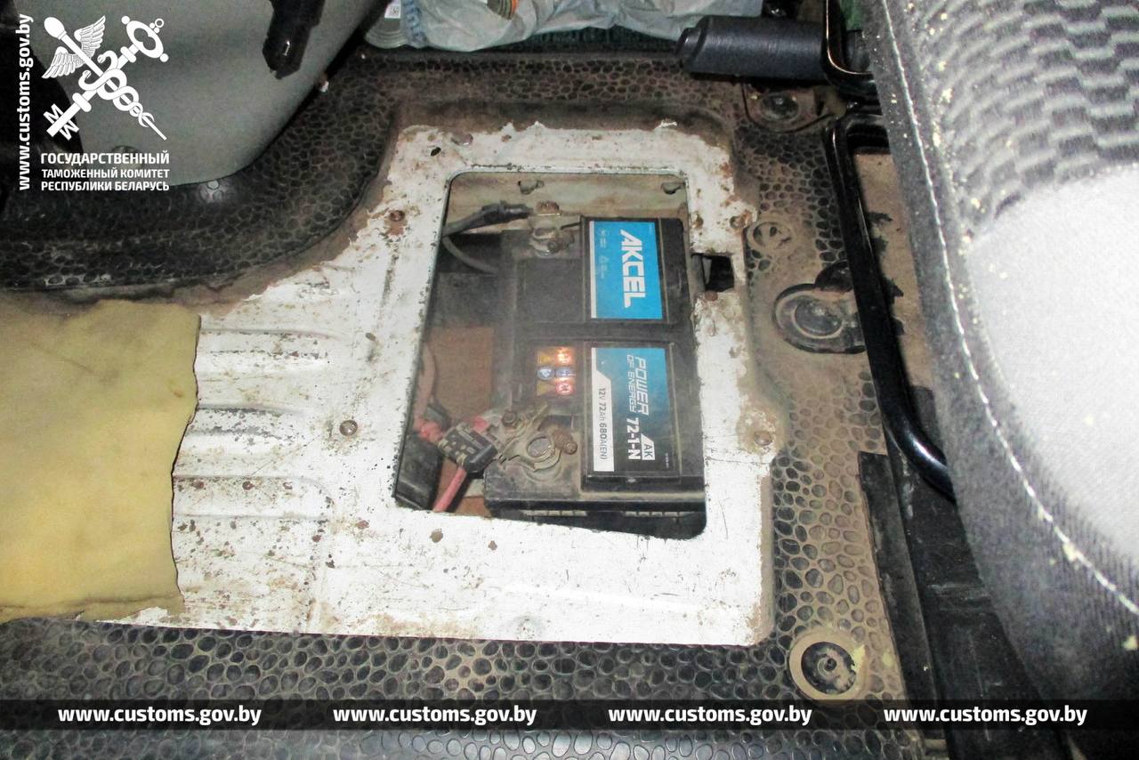 Беларусская таможня не выпустила в Польшу украинку с крупной суммой в гривнах