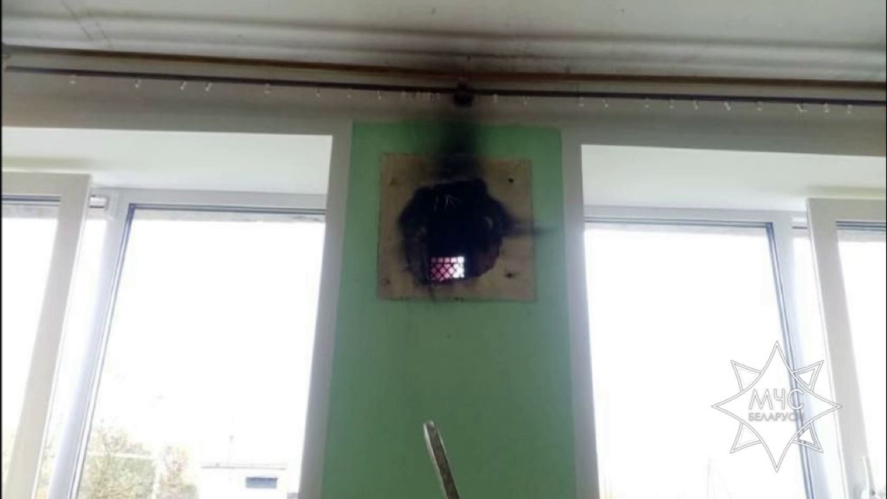 Школа загорелась в Поставском районе