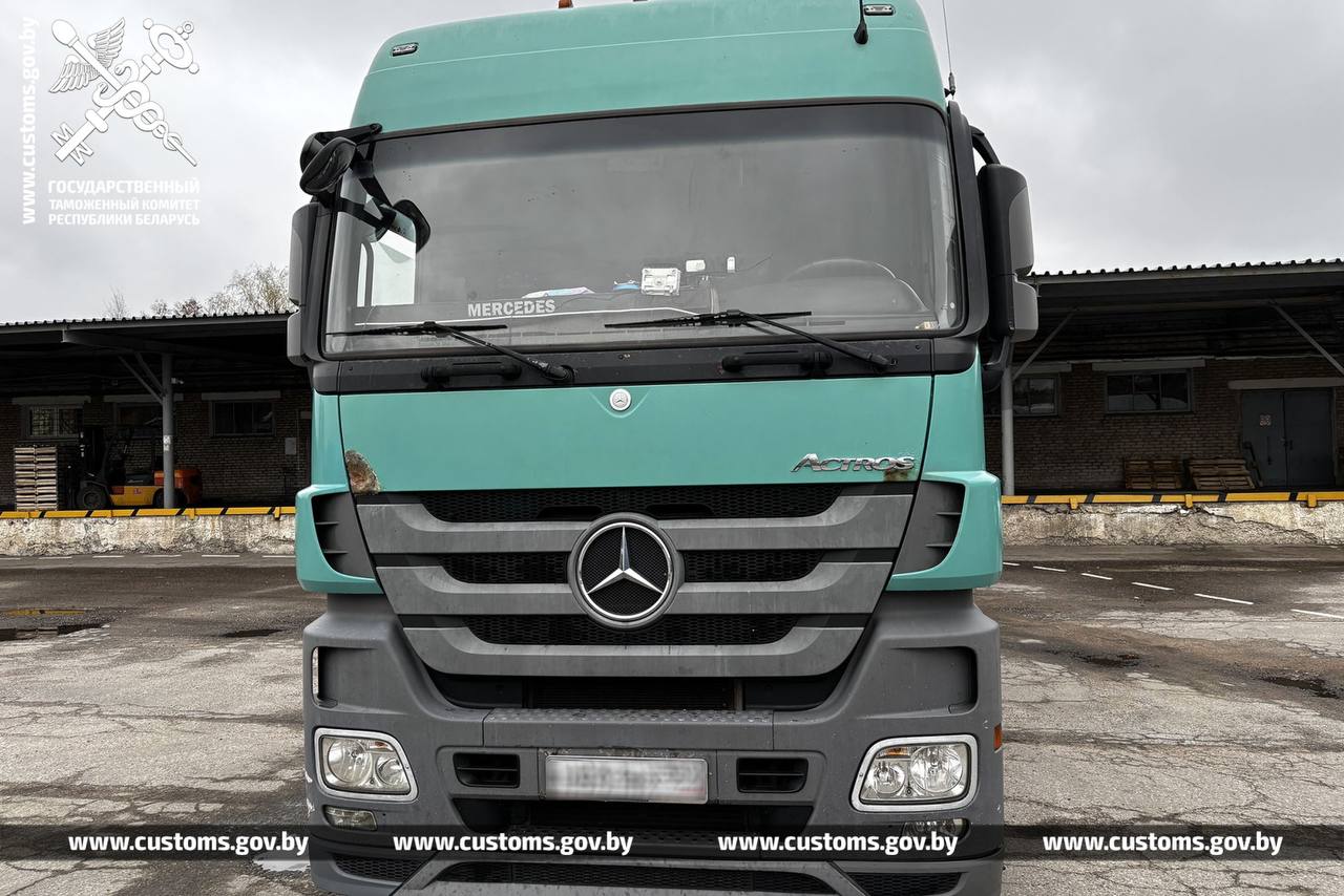 Таможня не пустила в Россию груши почти на миллион рублей