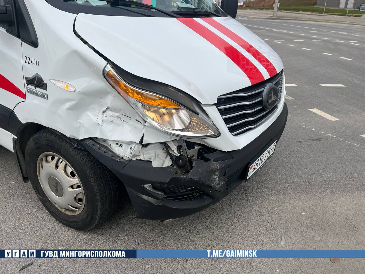 «Скорая помощь» и Audi столкнулись на перекрестке в Минске