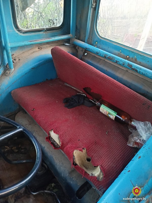 Тракторист с 3,9 промилле алкоголя выпал под колеса трактора и погиб