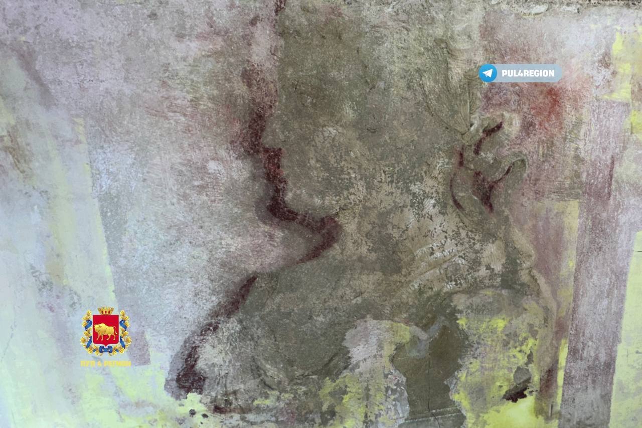 Знаходка пад Гроднам: у палацы «Свяцк» падчас рэстаўрацыі выявілі ўнікальны жаночы партрэт XVIII стагоддзя