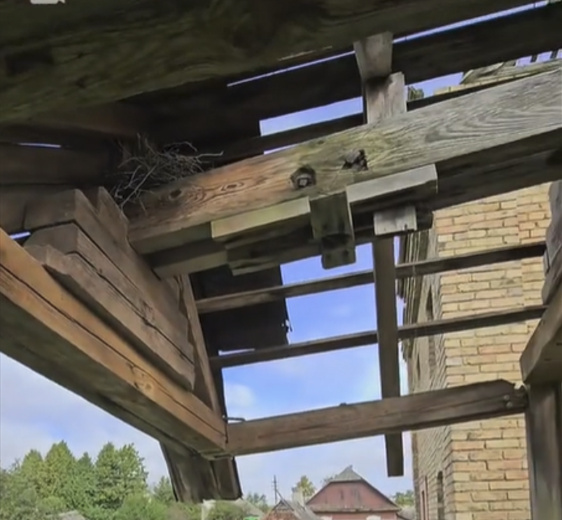 Рускі цыркавы акрабат і былы гімнаст знакамітага цырка «Дзю Салей» рамантуе стары беларускі млын і просіць дапамогі валанцёраў