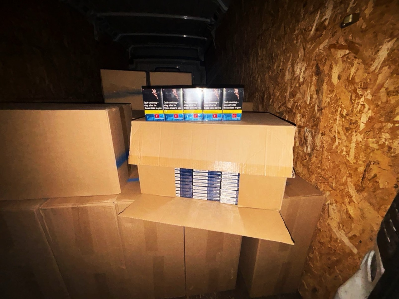 Беларус вез сигареты и разволновался при общении с литовскими пограничниками. Ему вызвали скорую, а потом задержали