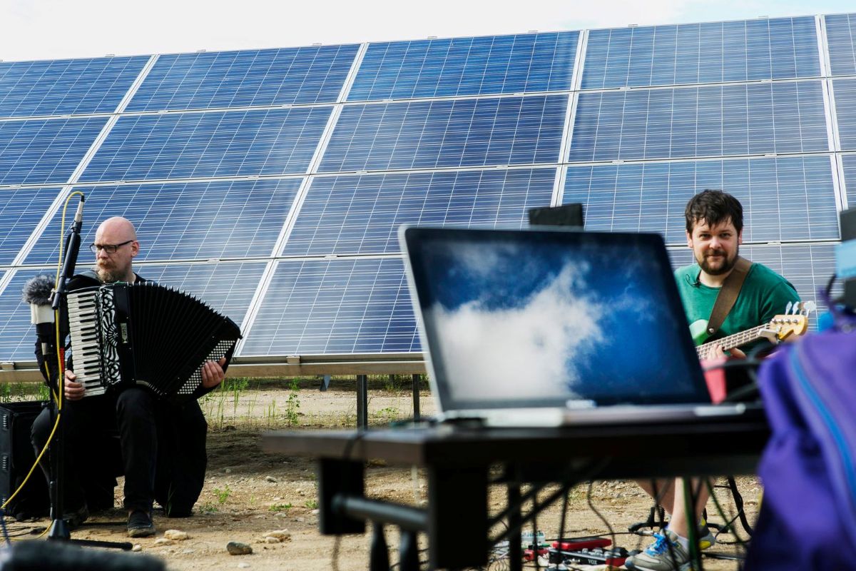 «Паштоўка з іншага вымярэння»: выйшаў альбом гурта Port Mone