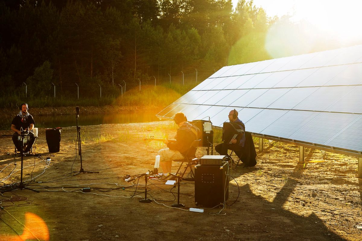 «Паштоўка з іншага вымярэння»: выйшаў альбом гурта Port Mone