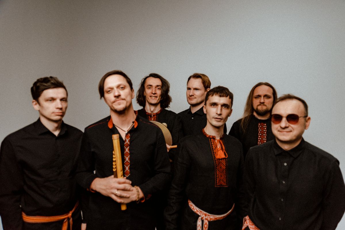 «Вучыцца, паглыбляцца і адчуваць старую традыцыю»: Сяржук Доўгушаў - пра мужчынскія спевы і першы альбом «Касароў»