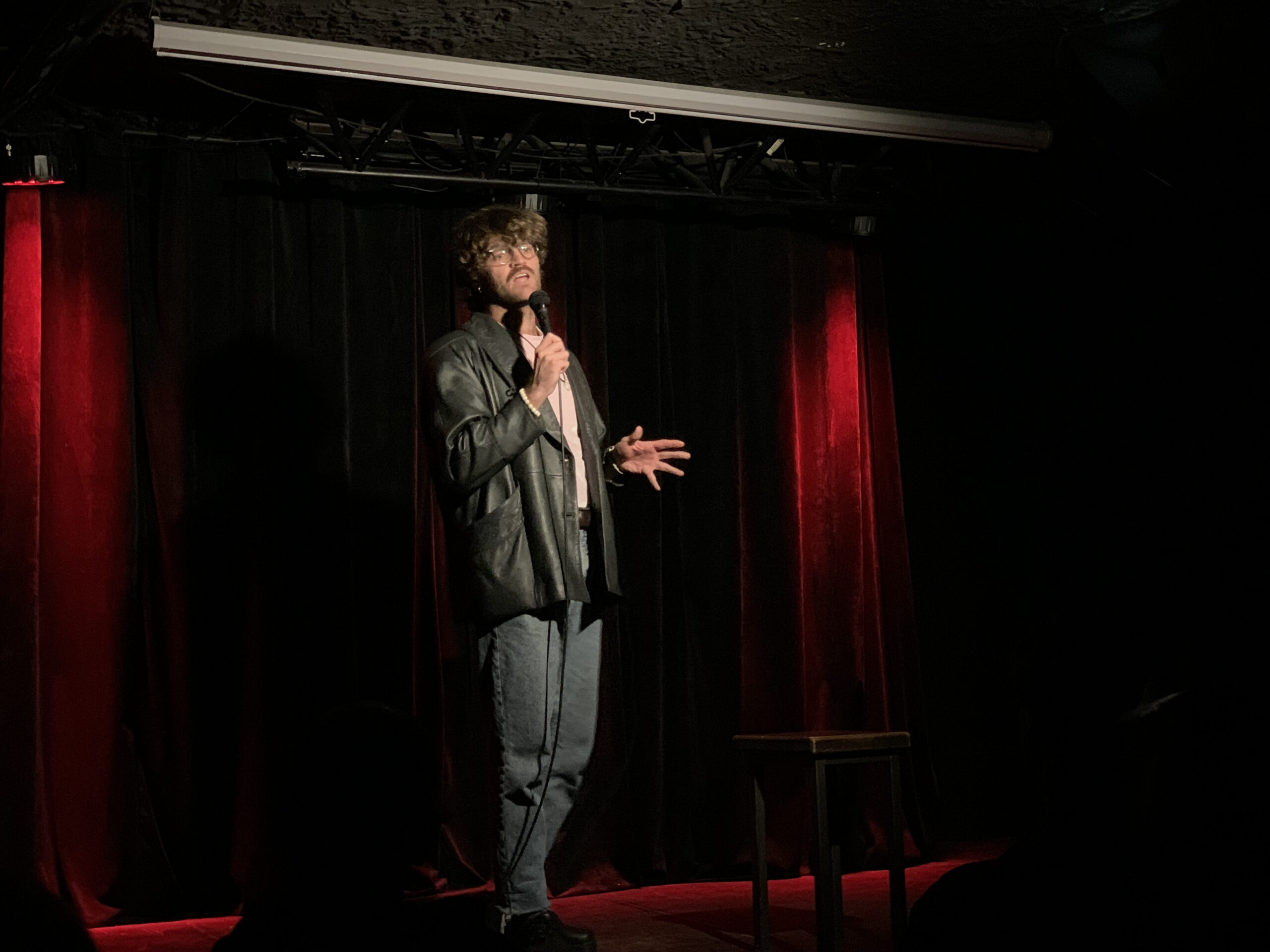 «Тры комікі. Дзве мовы»: ва Уроцлаве прайшоў стэндап на беларускай і ўкраінскай - фотафакт