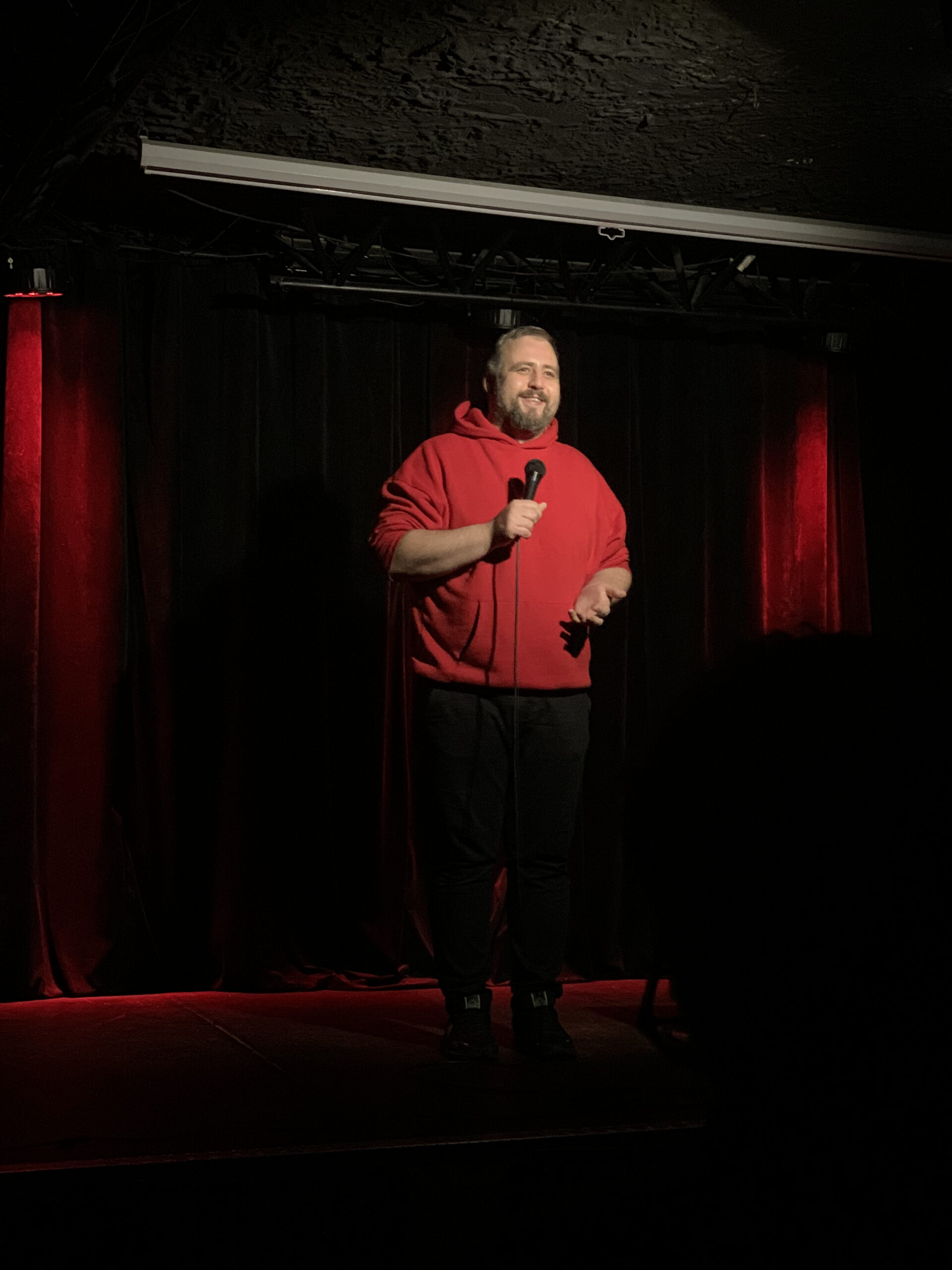 «Тры комікі. Дзве мовы»: ва Уроцлаве прайшоў стэндап на беларускай і ўкраінскай - фотафакт