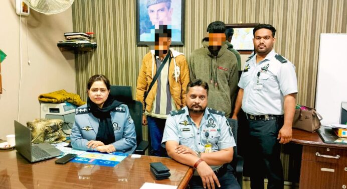 Двое пакистанцев собирались нелегально попасть в Беларусь, но их сняли с рейса еще в Пакистане