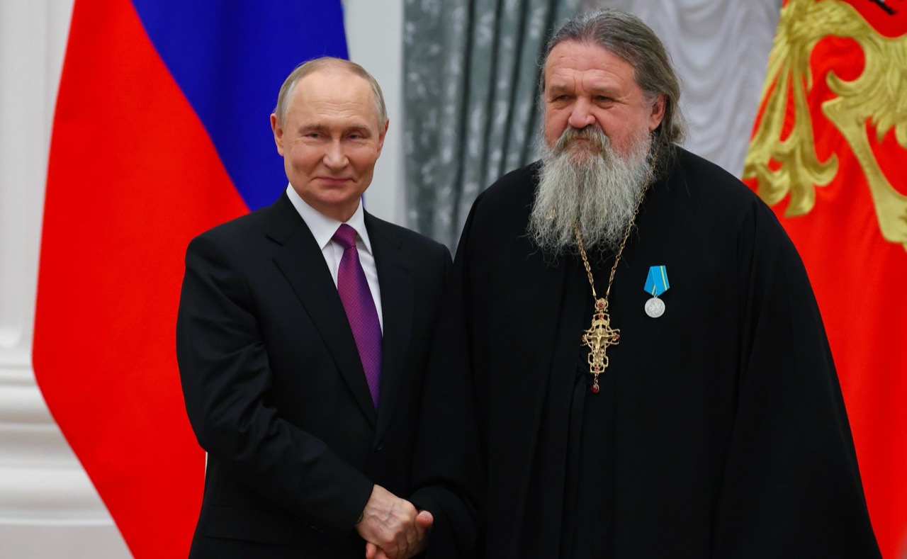 Игуменья Гавриила и Лемешонок получили медали из рук Путина