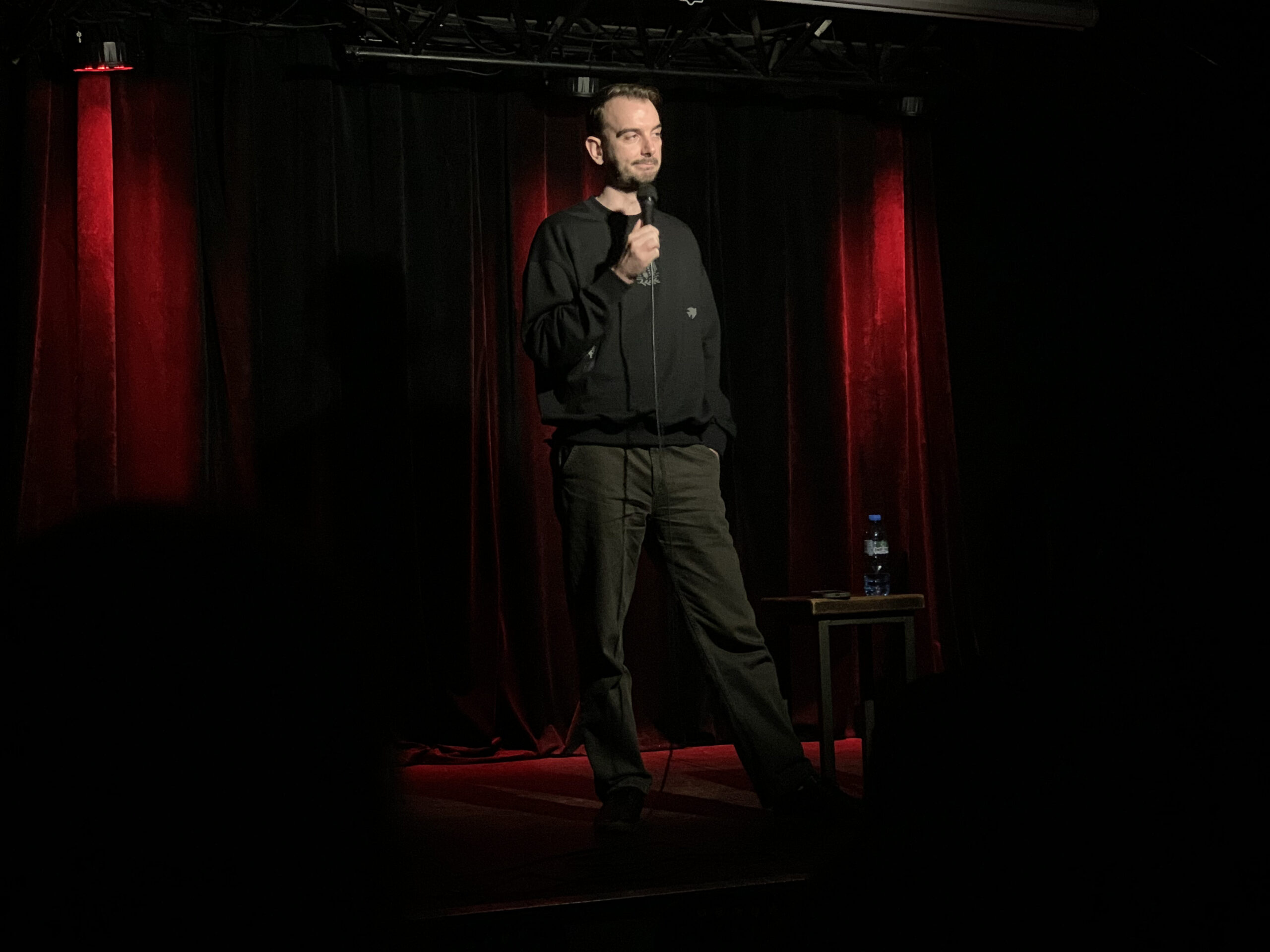 «Тры комікі. Дзве мовы»: ва Уроцлаве прайшоў стэндап на беларускай і ўкраінскай - фотафакт