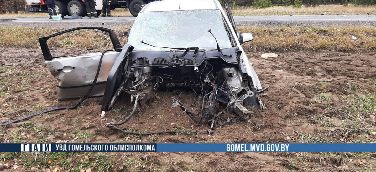 Водитель погиб в лобовом столкновении в Калинковичском районе