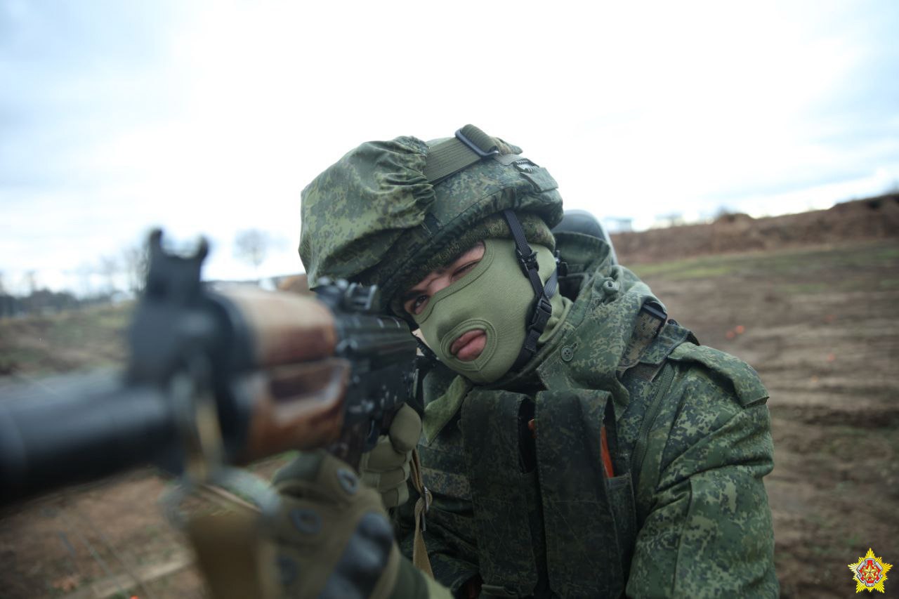 Хренин проводит сбор командного состава Вооруженных сил