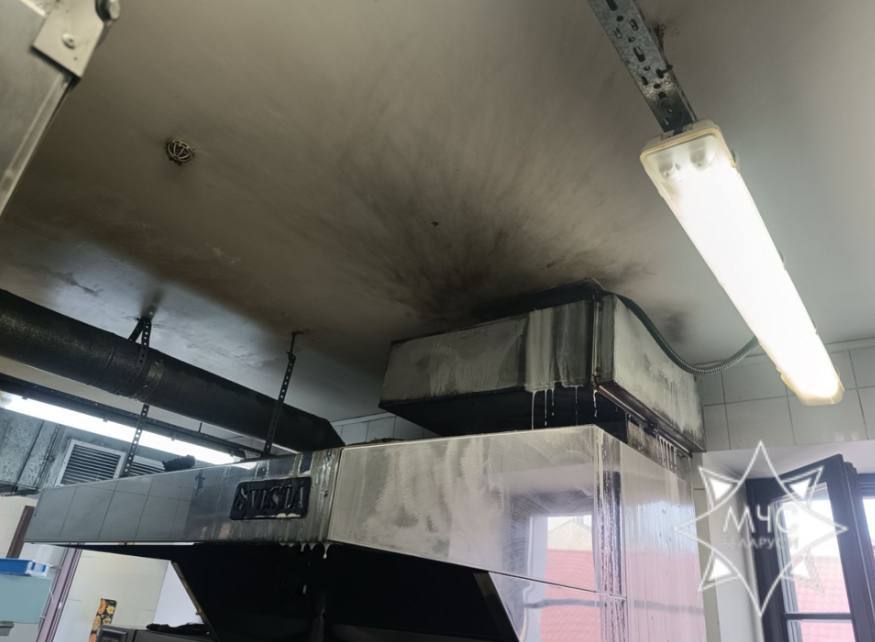 50 человек эвакуировали из кафе в центре Минска