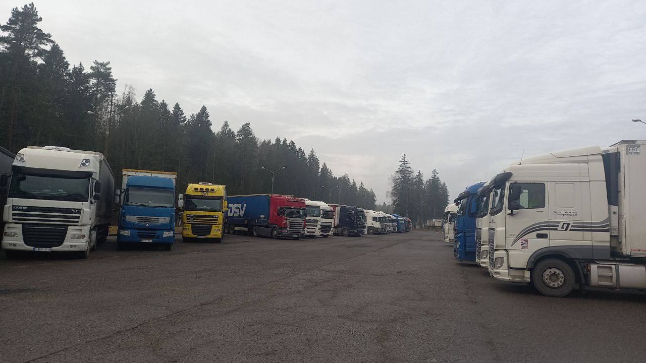 GTK Threatens to Fine Lithuanian Truck Drivers Who Failed to Arrive at Parking Lots