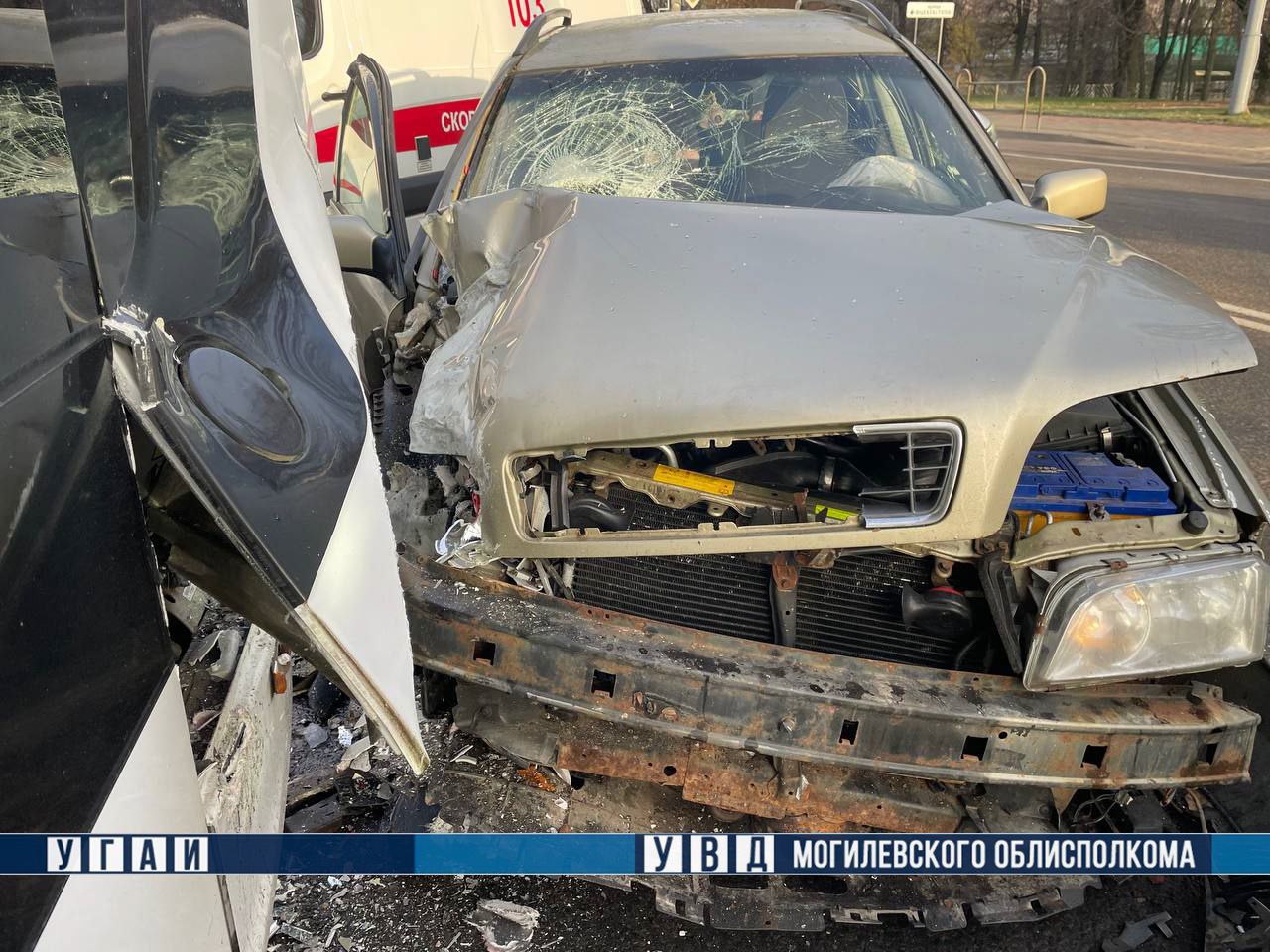 Трактор, Volvo и троллейбус столкнулись в Могилеве