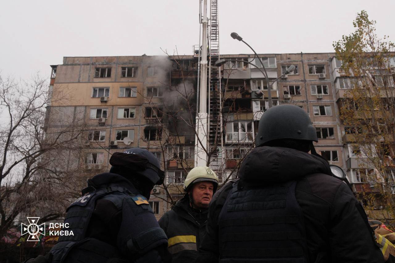 3 человека погибли и более 30 пострадали в результате российской атаки по Киевской области