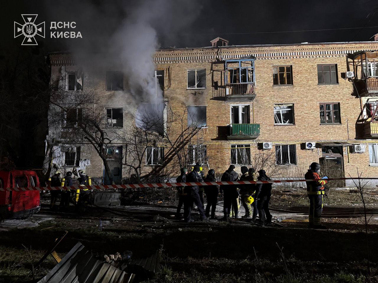 3 человека погибли и более 30 пострадали в результате российской атаки по Киевской области