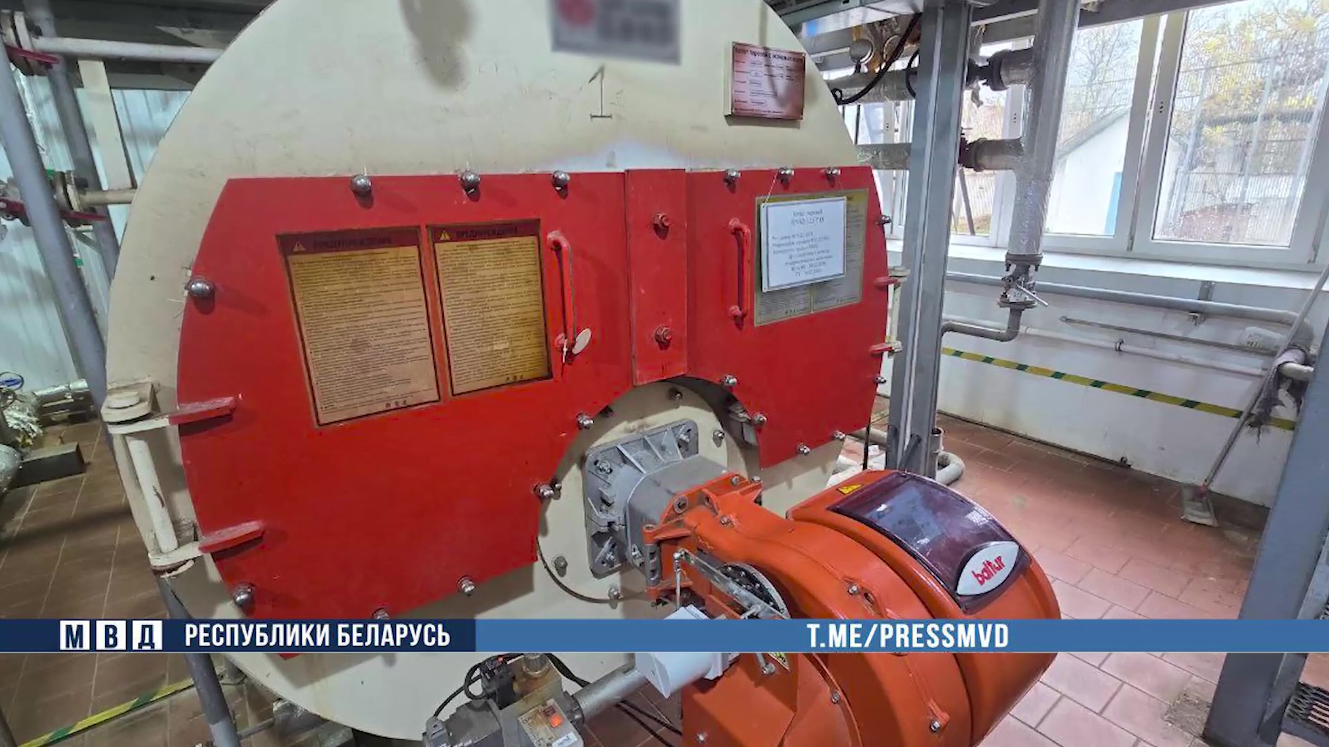 Пригласил в санузел и предложил откаты. Главный инженер-борисовчанин попался на взятках