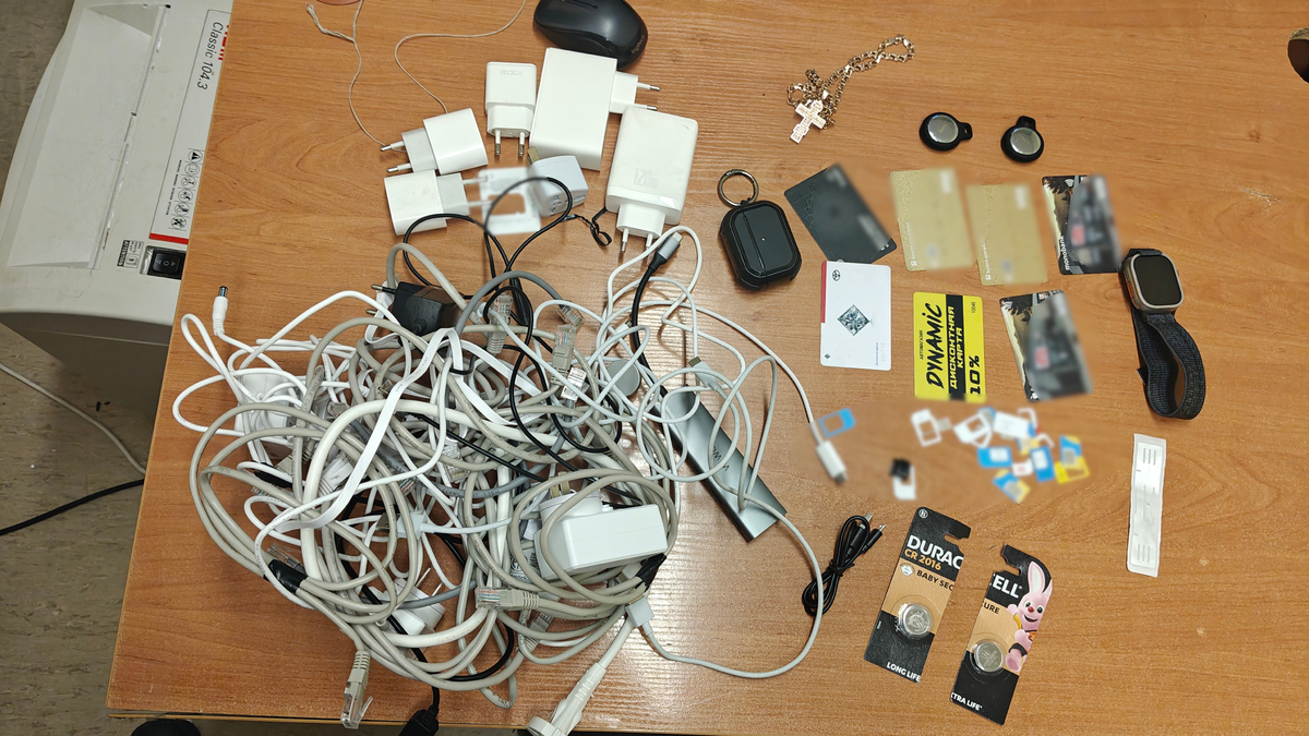 Трех граждан Украины с хакерским оборудованием задержали в центре Варшавы