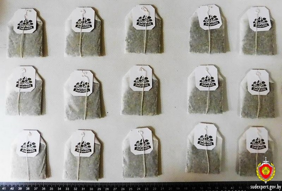 Беларускія мытнікі знайшлі ў грамадзянкі Расіі гарбату з каноплямі