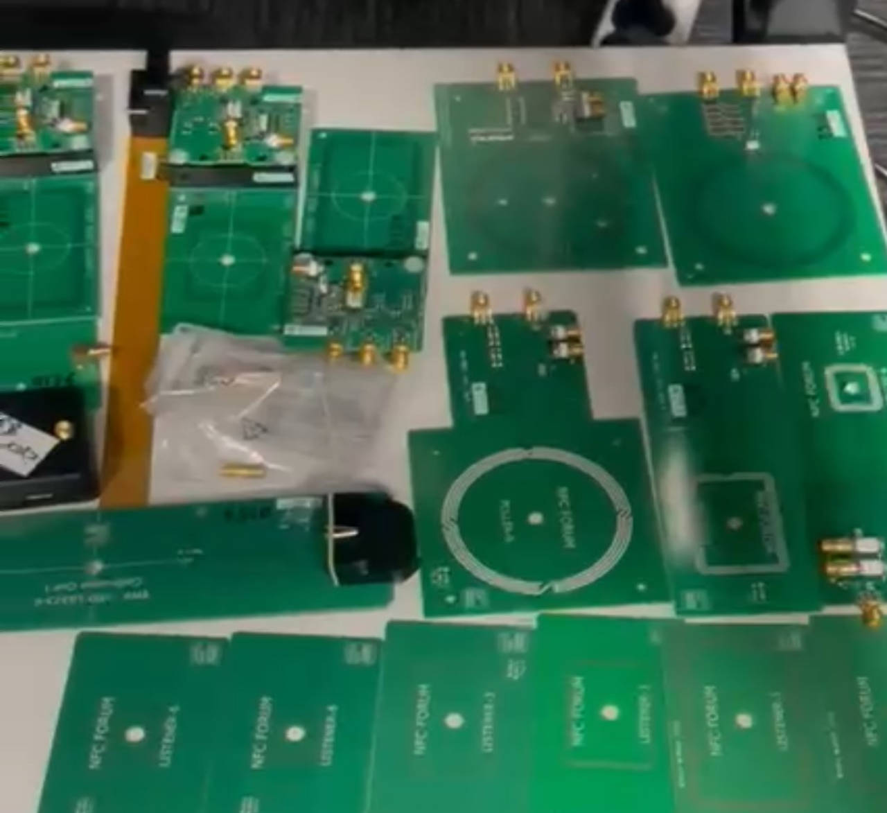 В Литве расследуют дело об экспорте технологий для российского военпрома. Среди задержанных — беларусы