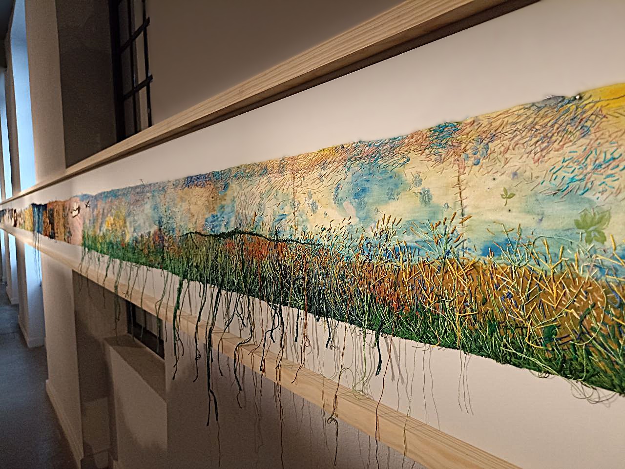 Мастачка з Падляшша Малгажата Дмітрук паказала на трыенале ў Лодзі дваццаціметровы твор пра мяжу і малую радзіму