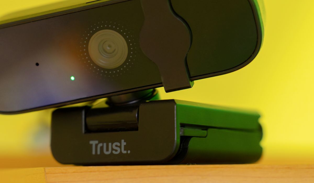 Мастак Аляксандар Адамаў узнавіў у познаньскай галерэі дзіцячы пакой допытаў, каб паразважаць пра клопат уладаў