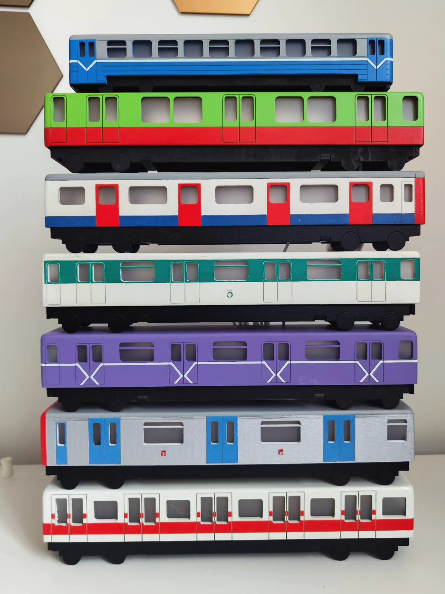 Часцінка дома пад ялінку: дзесяць ідэй арт-падарункаў ад беларускіх творцаў