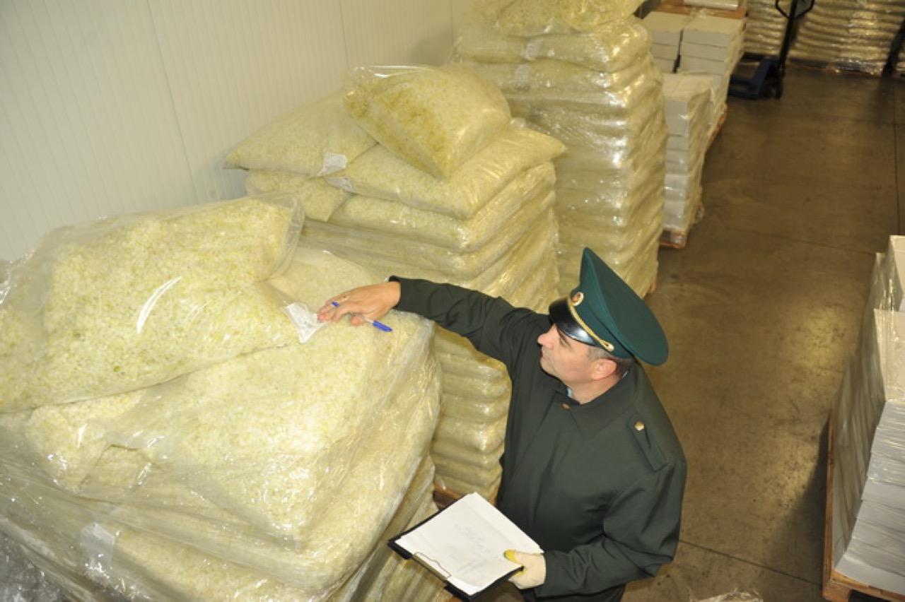 Лосось везли в Россию из Беларуси под видом лука