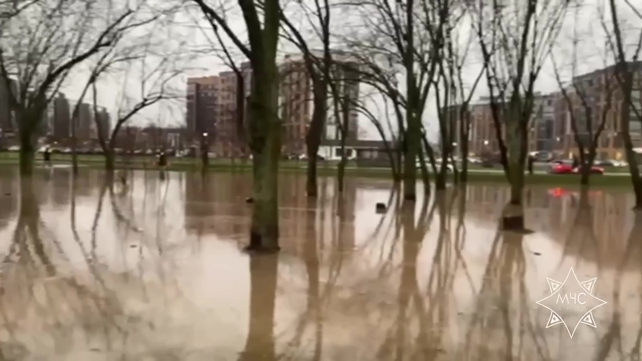 Emergency Ministry Shows Flooding on Chervyakova Street in Minsk