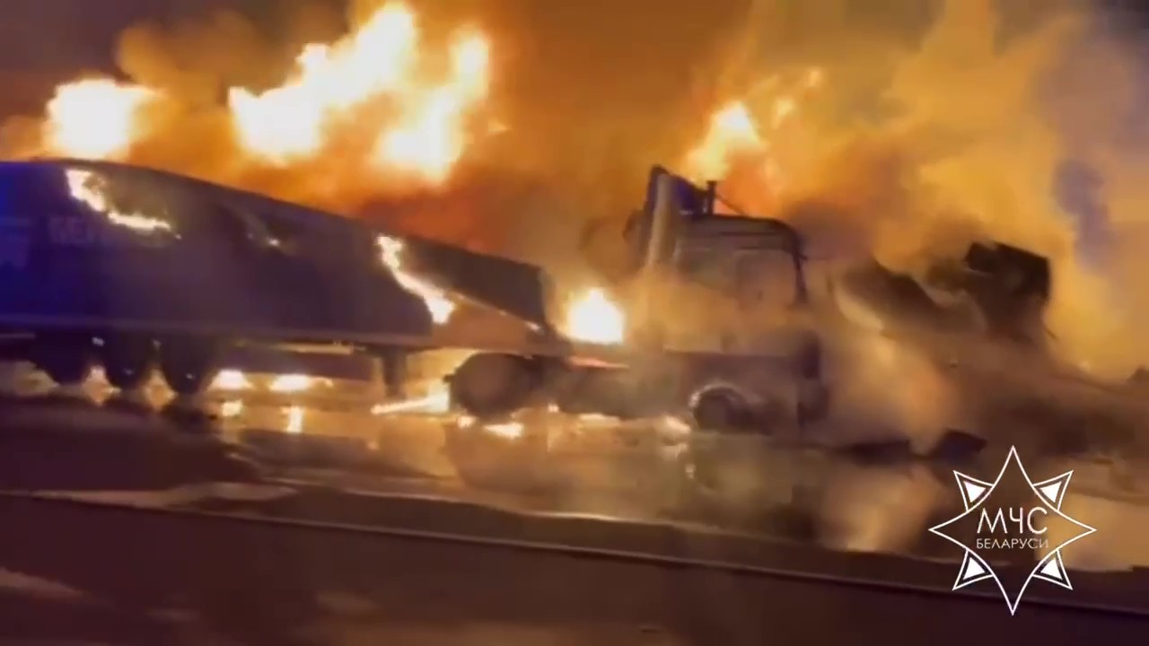 В Минске ночью сгорел склад