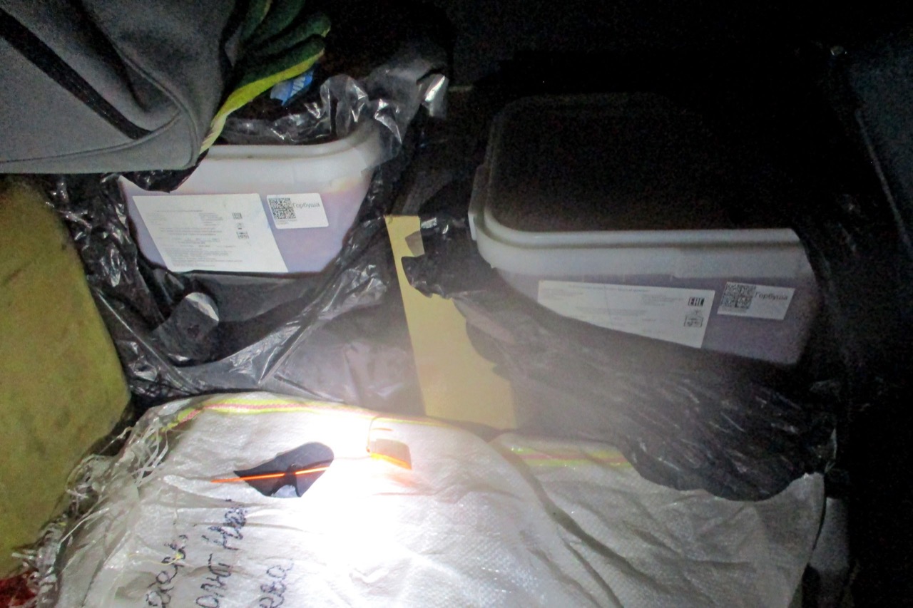 Беларусов привлекли к ответственности за попытку вывезти икру из России