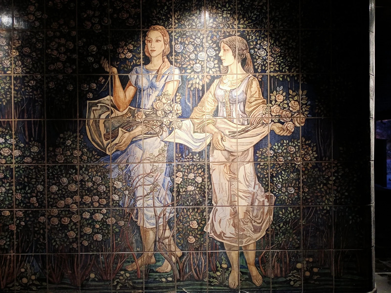 Керамічнаму пано мінскай гасцініцы «Планета» нададзены статус гісторыка-культурнай каштоўнасці, іншая праца гэтага аўтара – пад пагрозай знішчэння