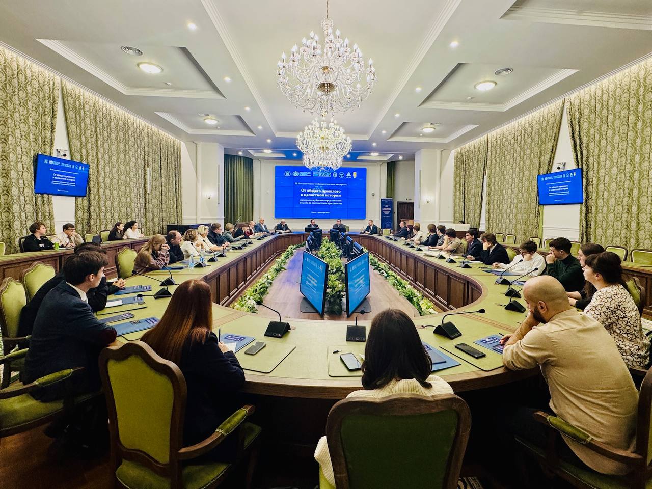 Российский провокатор объяснил беларусским историкам основы идеологии беларусского государства