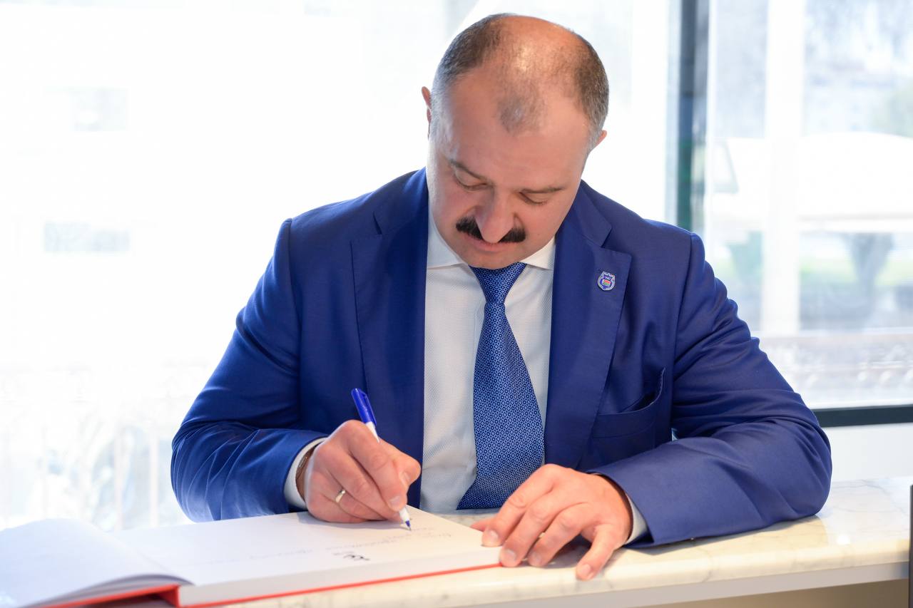 Виктор Лукашенко встретился с главой олимпийского комитета Омана