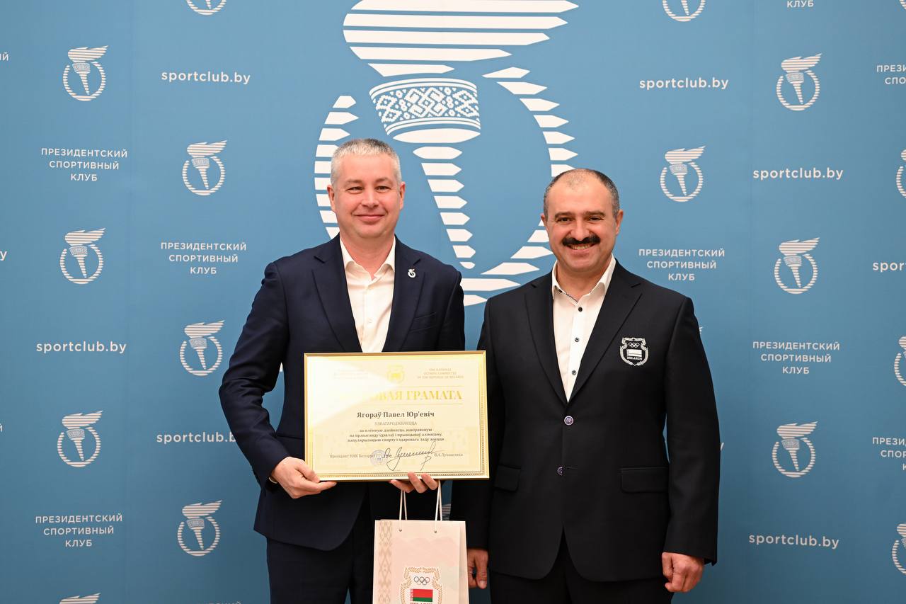 Виктор Лукашенко наградил брата медалью