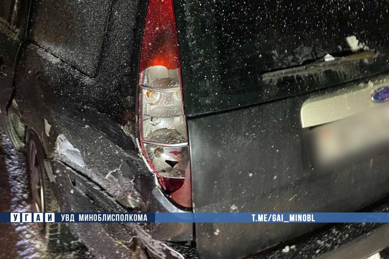 Девять автомобилей столкнулись на трассе М4 в Червенском районе