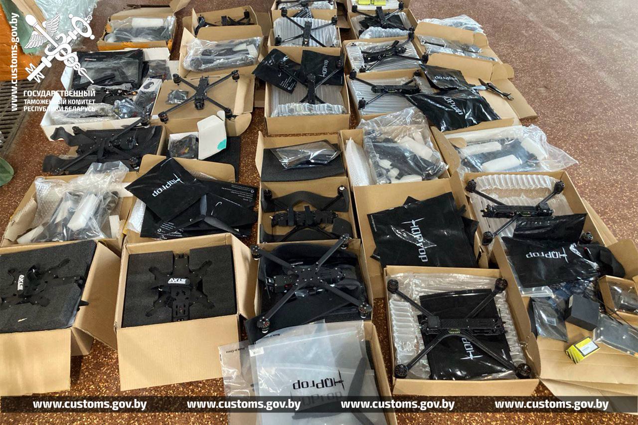 Минская таможня выявила 500 посылок с дронами и запчастями за год