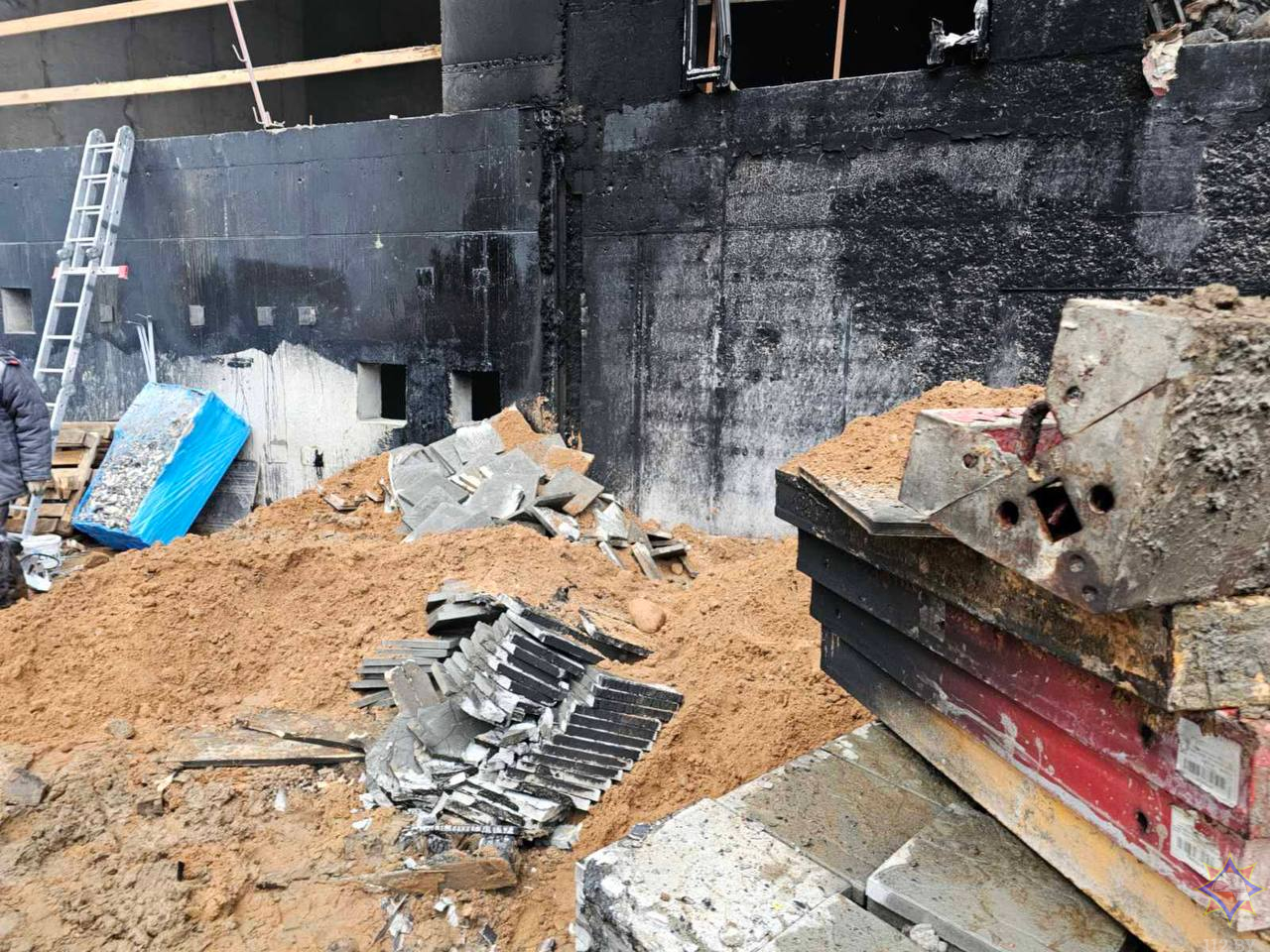 Стройка в ЖК «Северный берег» загорелась в Минске