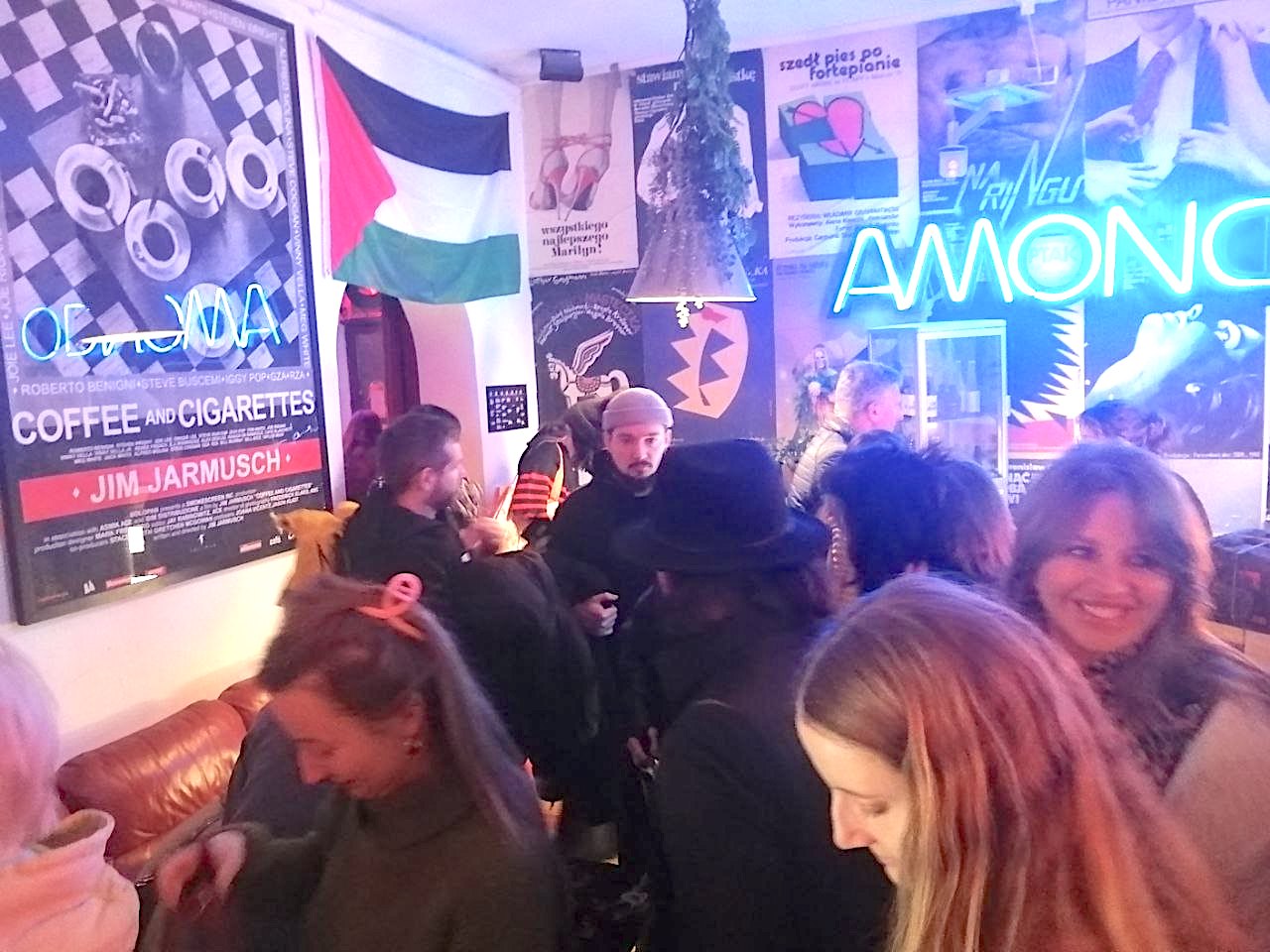 «Мы не спынімся, нават калі памром»: як у Варшаве адзначылі Дзень беларускага кіно. З жахамі і эротыкай