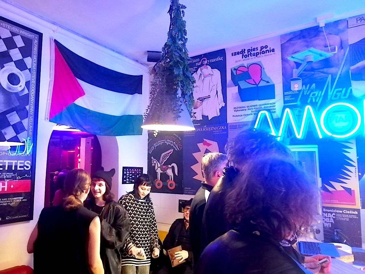 «Мы не спынімся, нават калі памром»: як у Варшаве адзначылі Дзень беларускага кіно. З жахамі і эротыкай