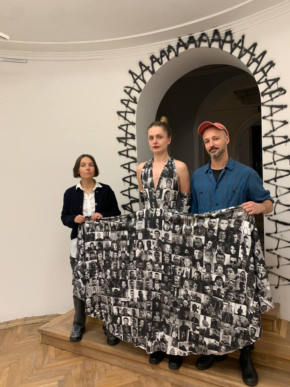 Крык, зафіксаваны ў часе: Яна Шостак і Рафал Мілах прадаюць сумесную працу, каб дапамагчы беларускім былым палітвязням