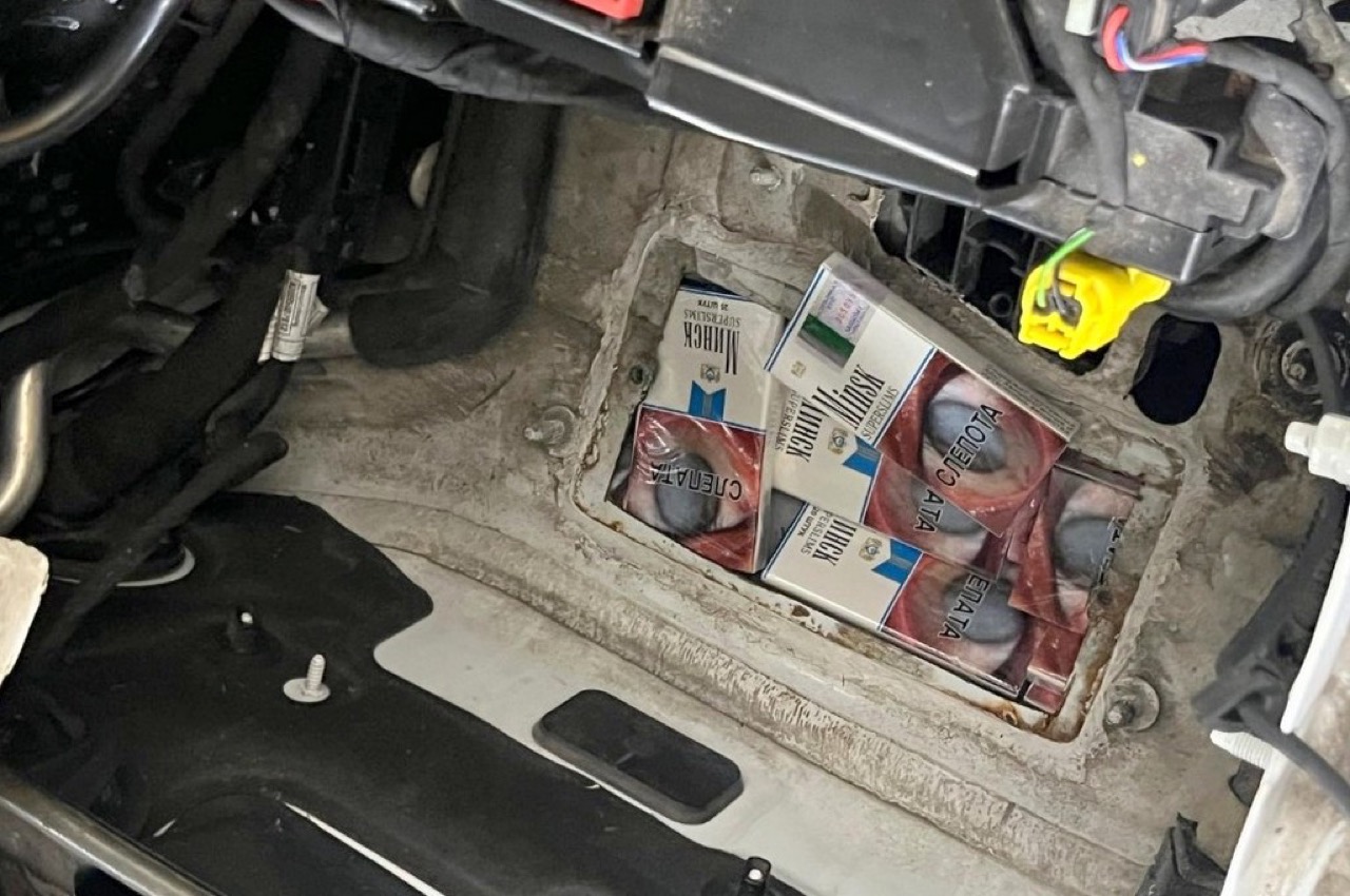 Караван из семи автомобилей с контрабандой задержали на польской границе