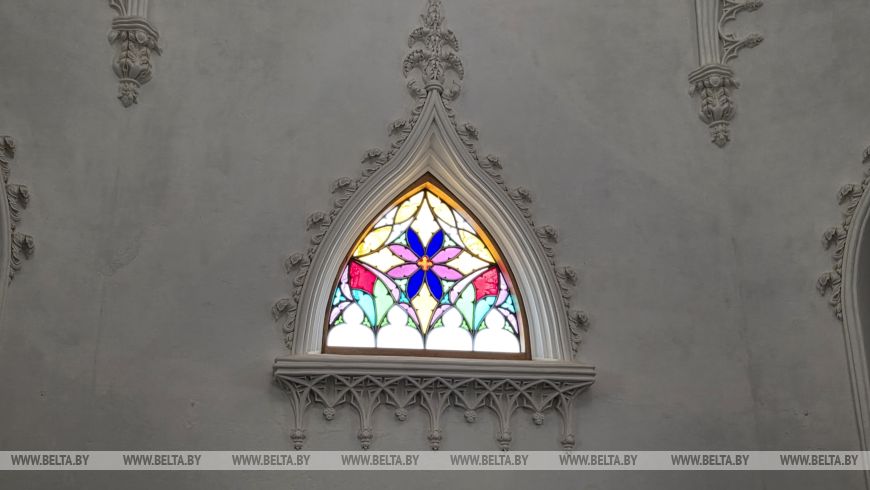 У вёсцы Закозель урачыста адкрылі адрэстаўраваную капліцу-пахавальню роду Ажэшкаў