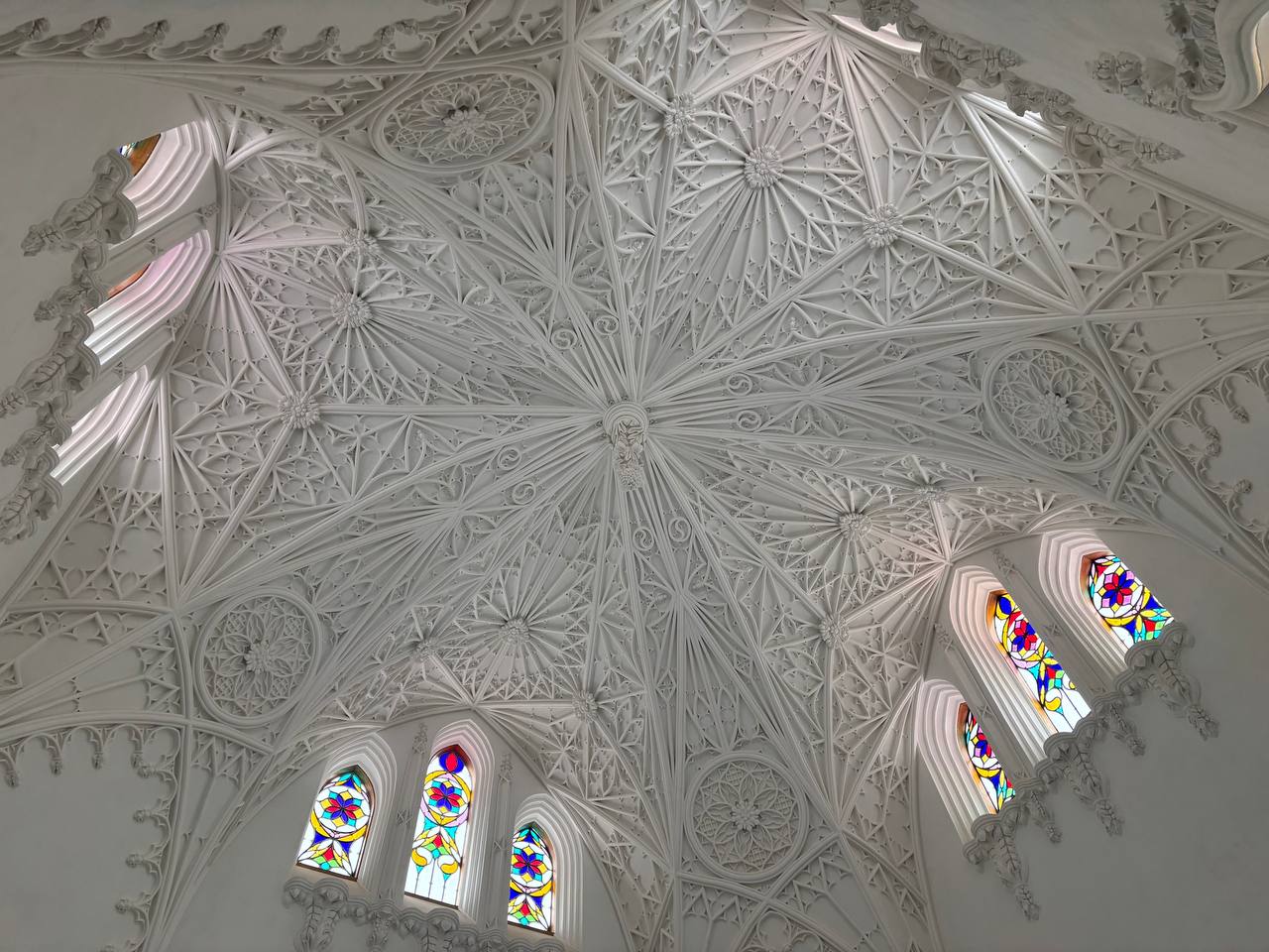 У вёсцы Закозель урачыста адкрылі адрэстаўраваную капліцу-пахавальню роду Ажэшкаў