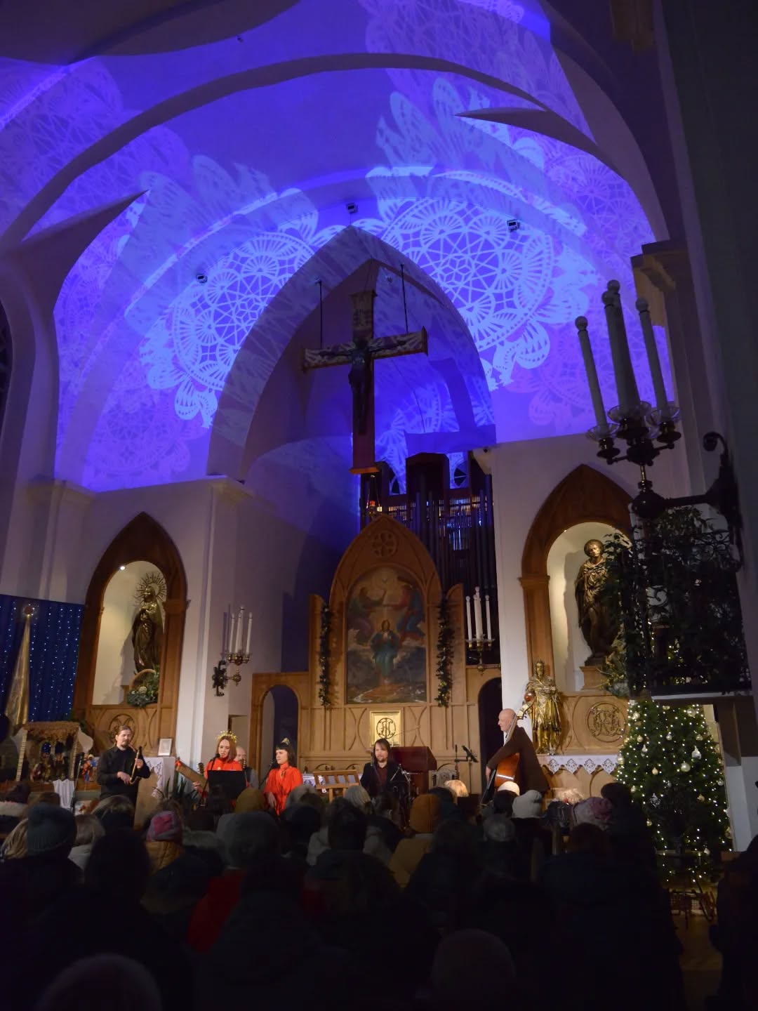 Музычны гурт ASTROŪNA прэзентаваў у мінскім касцёле свой новы альбом Smuha - фотафакт